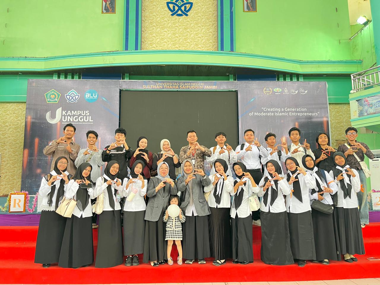 OPERA FAH UIN STS Jambi: “From Adab to Impact”, Bekali Mahasiswa Baru Prodi SPI Menjadi Generasi Berilmu, Berakhlak, dan Bermanfaat.